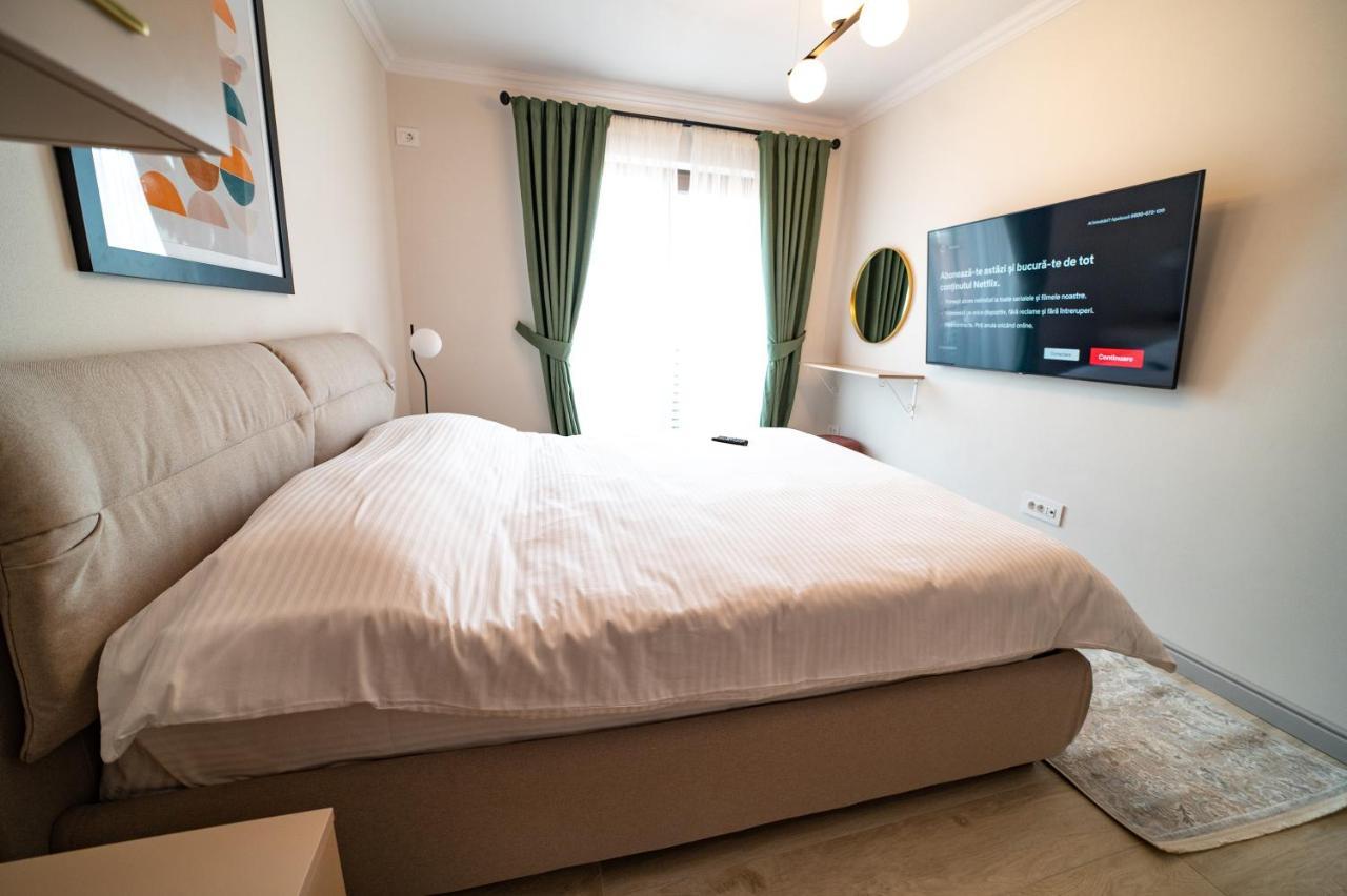 First Apartments Focsani Ngoại thất bức ảnh